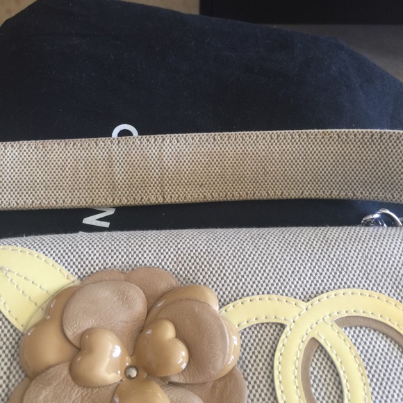 Vintage CHANEL cream color fabric & leather BAG🎉HP - Picture 9 of 10